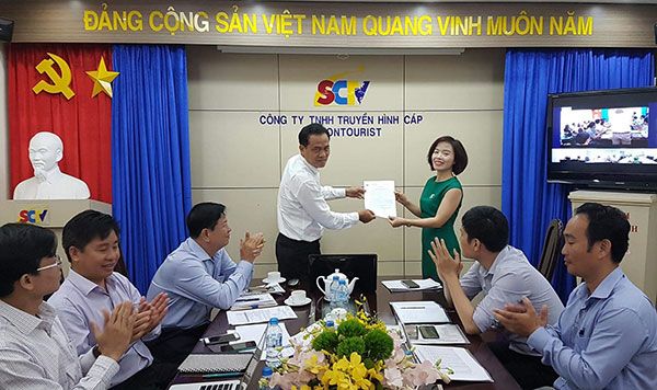 Bà Vũ Đặng Yến Hằng nhận quyết định bổ nhiệm Phó Tổng giám đốc