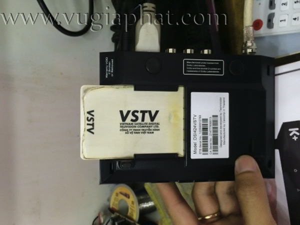 Vị trí khe cắm thẻ của Đầu thu K+ HD mới của Technicolor DSI424VSTV